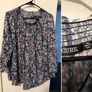Cure Women's Navy Floral Blouse